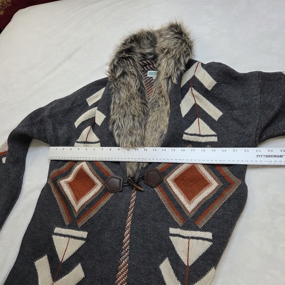 NWT ROCKIN'C Faux Fur Collar Knit Cardigan Western Sweater Size M - Picture 14 of 15